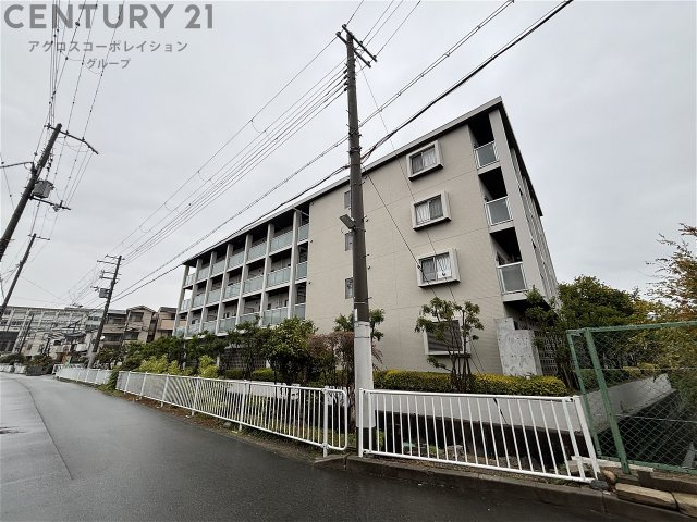 建物外観　エレベーター付きで重い荷物も楽々♪