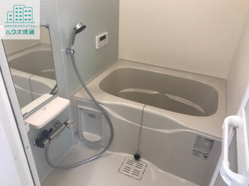 バス・シャワールーム　※同タイプ別号室のお写真です