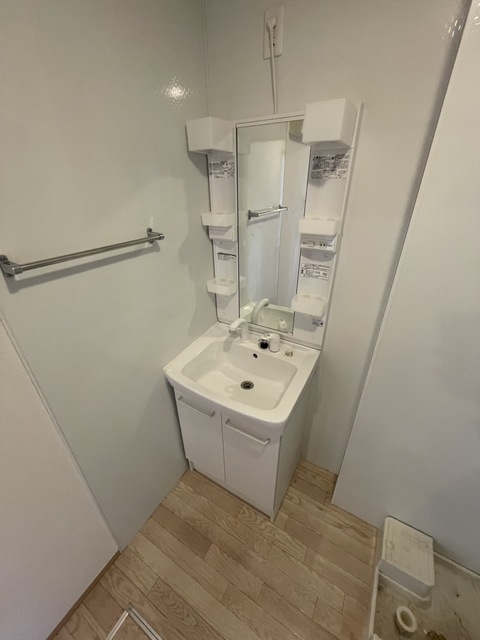 洗面設備　別部屋参考写真です