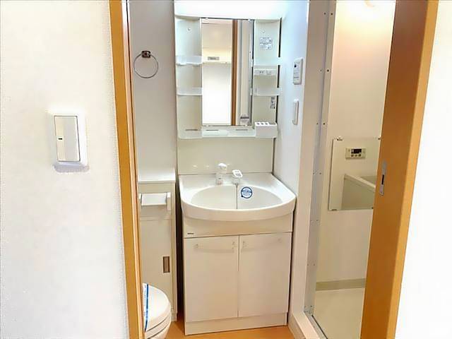 洗面設備　独立洗面台です。