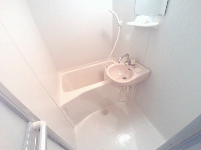 バス・シャワールーム　セパレート浴室で疲れを摂って頂けます