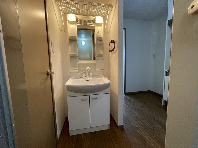洗面設備　同マンション別部屋