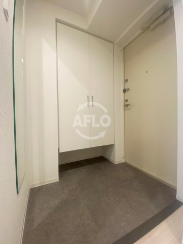 玄関　セレニテ本町リアン　玄関