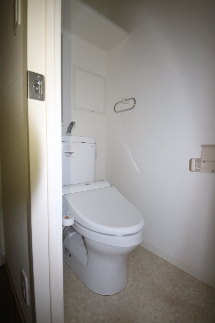 トイレ　※別室の参考写真の為、現況優先です。