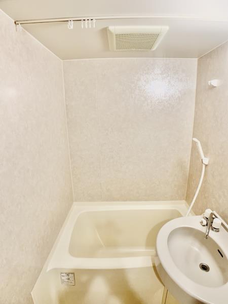 バス・シャワールーム　日々の疲れを癒すお風呂付です