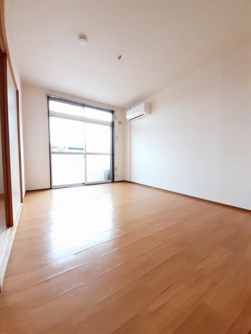 居室・リビング　中はこのようになっています