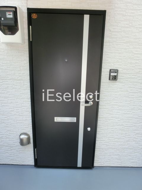 セキュリティ　インターフォン付きの玄関