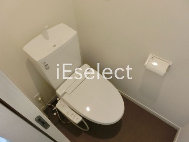 トイレ　温水洗浄便座付きのトイレ