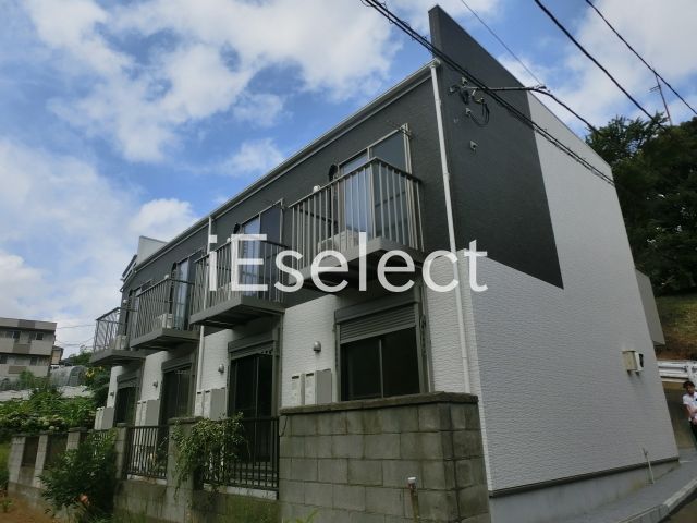 建物外観　閑静な住宅街あるアパート