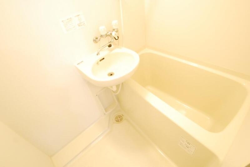 バス・シャワールーム　一日の疲れを洗い流す大切な空間。ゆったりくつろいでください。