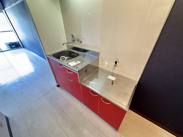 キッチン　別部屋参考写真です