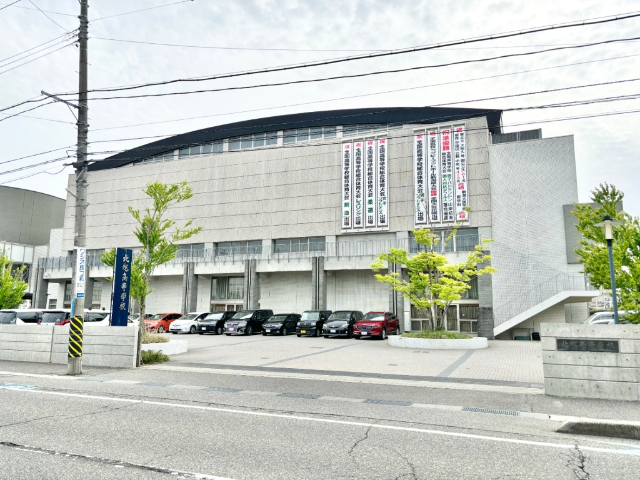 高校・高専　私立北越高校（高校・高専）まで982m