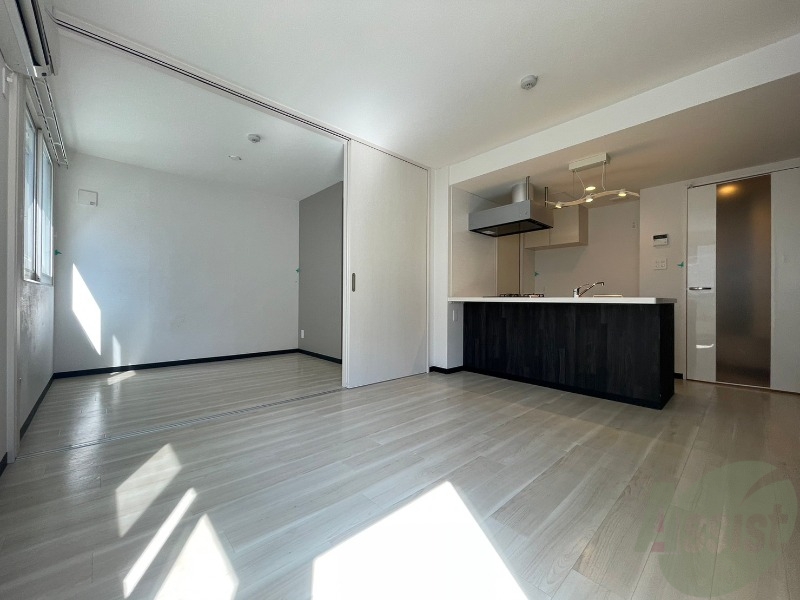 居室・リビング　広くてきれいなリビングです！快適に過ごせそうですね。