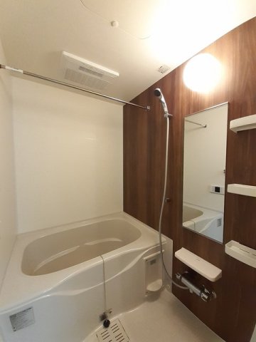 バス・シャワールーム　落ち着いた空間のお風呂です