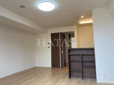 居室・リビング　同物件別部屋です