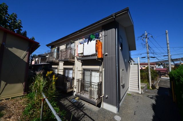 建物外観　★程よい緑に囲まれた、居心地の良い物件です★