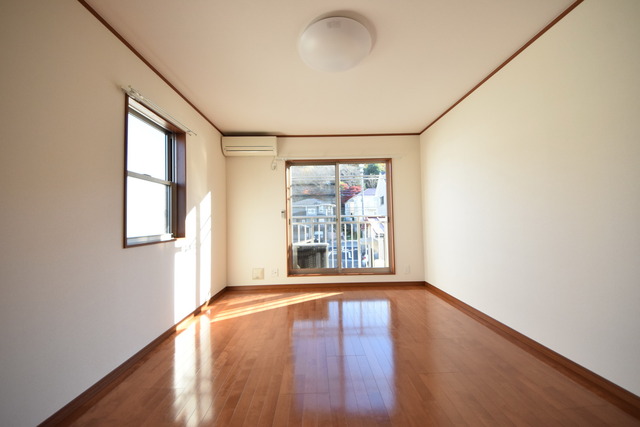 居室・リビング　★二面採光のお部屋で、ポッカポッカ★