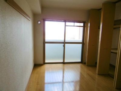 居室・リビング　南側洋室6帖