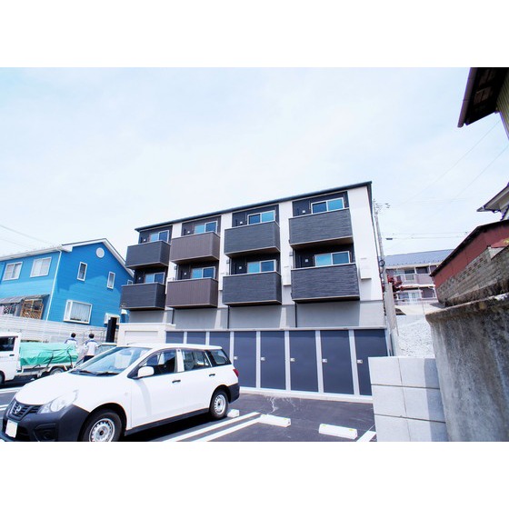 建物外観　２０２４年６月完成の築浅アパートです。