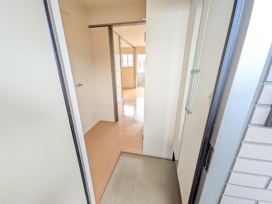 玄関　※別部屋の写真です