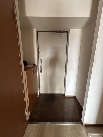 玄関　ロジェ今福鶴見　玄関