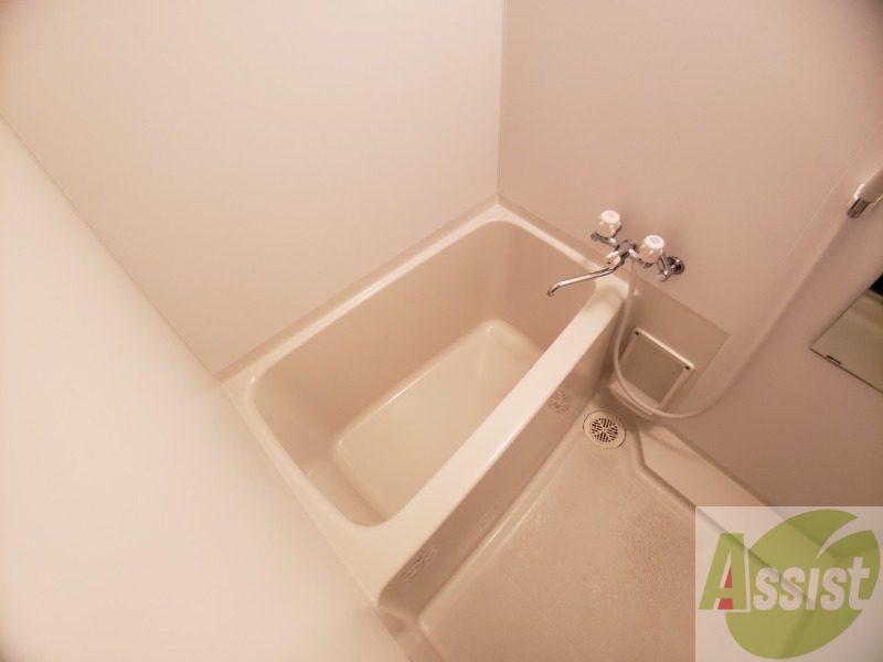 バス・シャワールーム　お風呂です。一日の疲れを癒してくださいね。