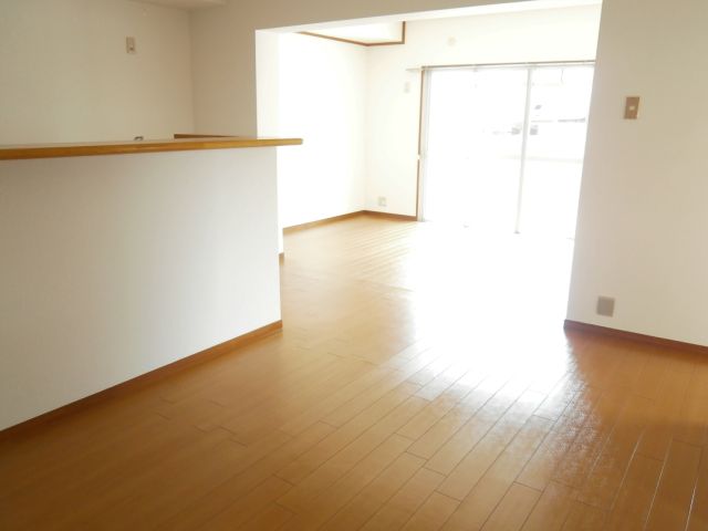 居室・リビング　日当たりが良いです。