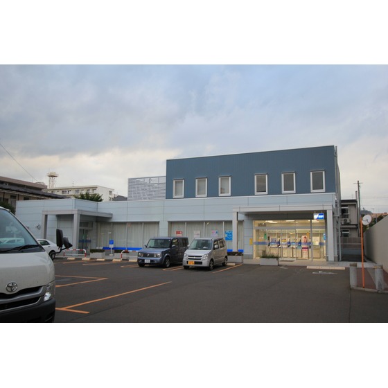 銀行　七十七銀行八幡町支店（銀行）まで743m