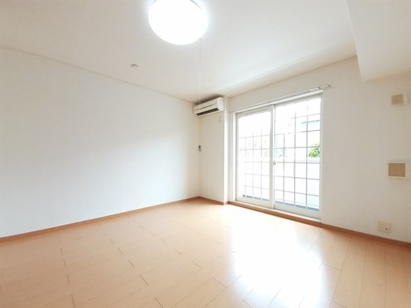 居室・リビング　図面と現状に相違がある場合には現状を優先