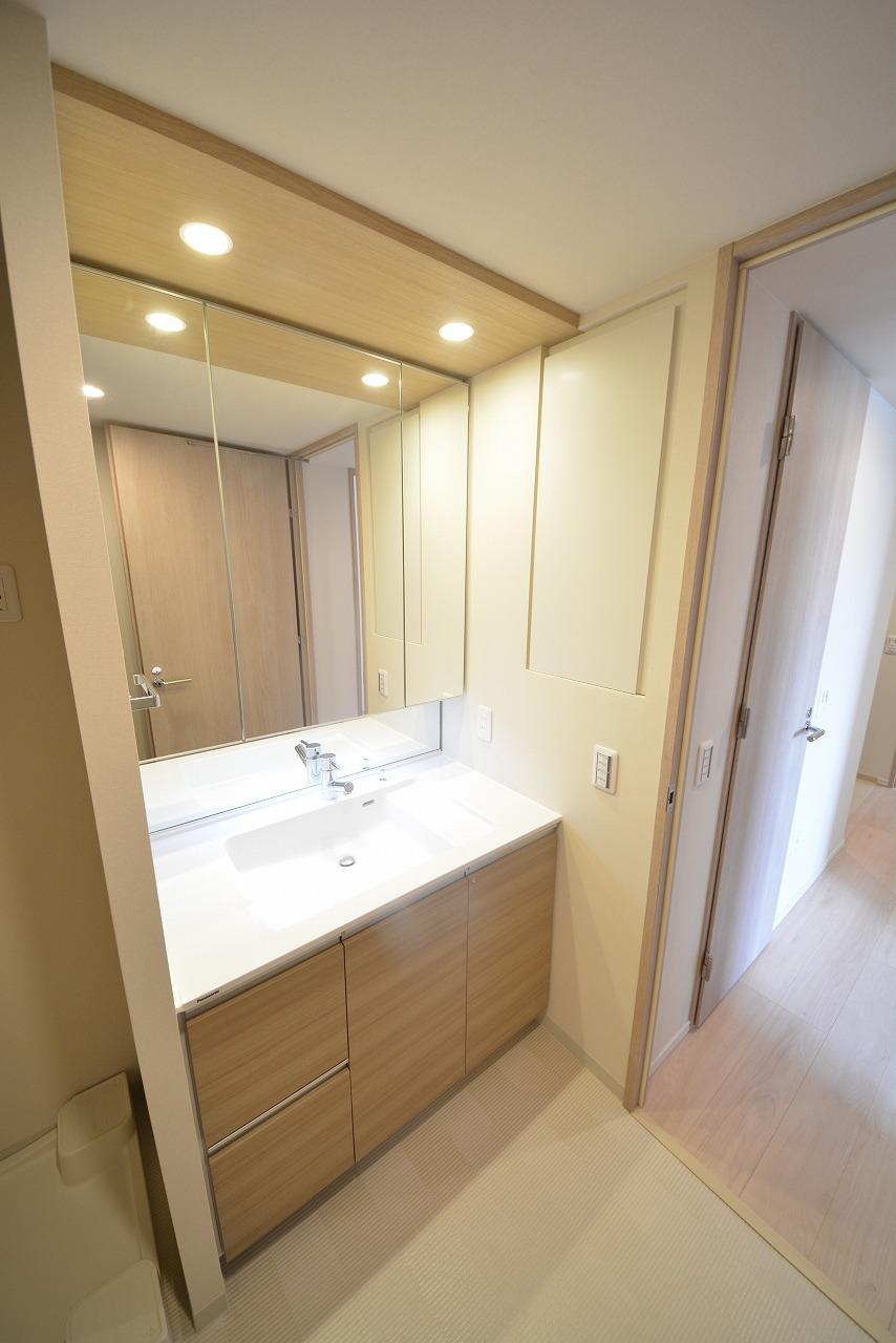 洗面設備　プラウドタワー安堂寺　独立洗面台