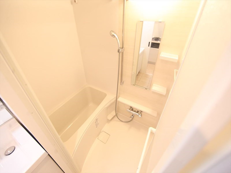 バス・シャワールーム　浴室暖房乾燥機付　追い焚き・オートバス機能付お風呂