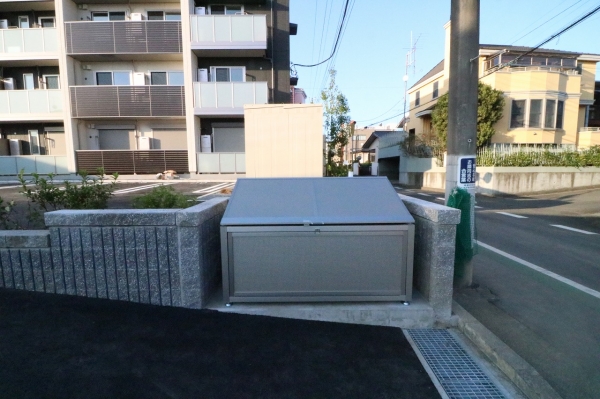 その他共有部分　敷地内にゴミ置き場完備　清掃当番等は御座いません