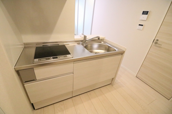 キッチン　お掃除がしやすく、火の危険も少ないIHコンロ
