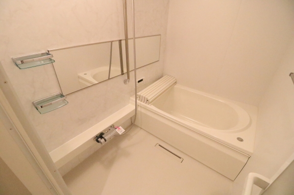 バス・シャワールーム　自動お湯はり、追い炊き機能完備の浴室