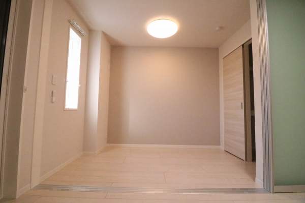 その他部屋・スペース　3.1帖の寝室　リビングと寝室を分けて生活できます。