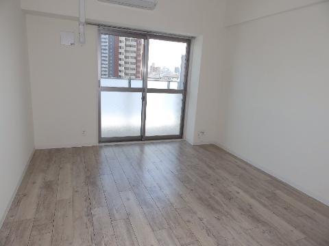 居室・リビング　室内