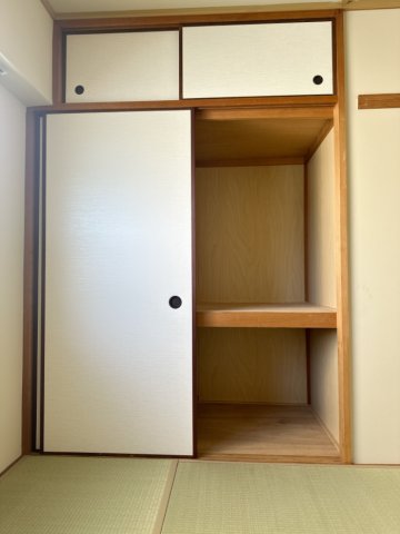 収納　写真は反転のお部屋のものです