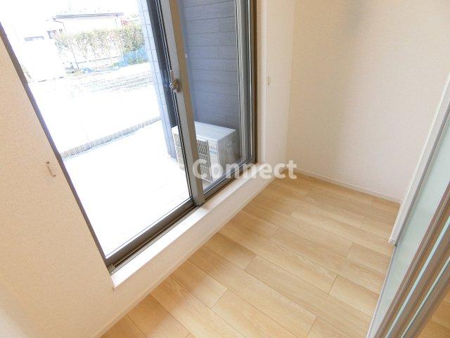 その他部屋・スペース　サンルームで天気を気にせず洗濯できます。