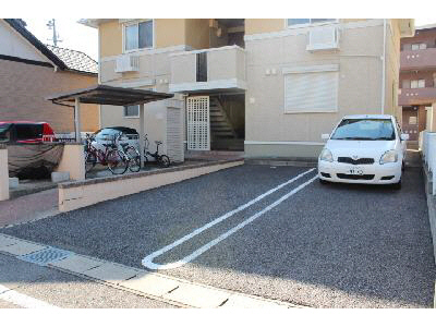 駐車場　駐車場