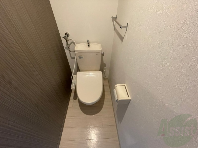 トイレ　シャワートイレになっているので快適です！