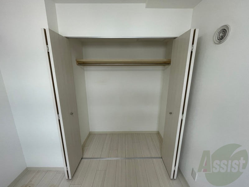 収納　洋室にはクローゼットがあるのですっきり片付きそうです。