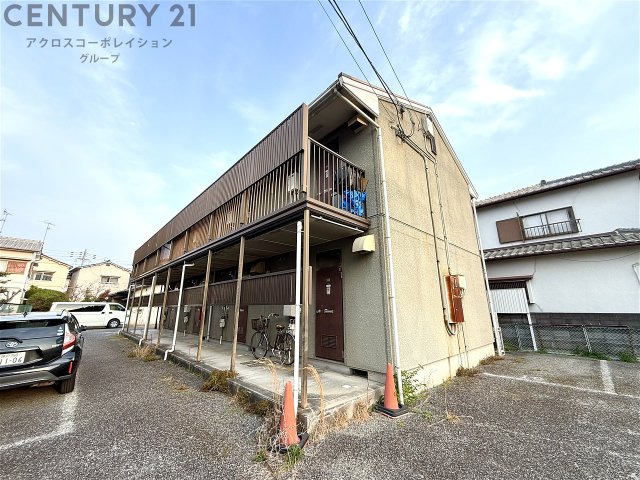 建物外観　敷地内に駐車場・駐輪場あります！