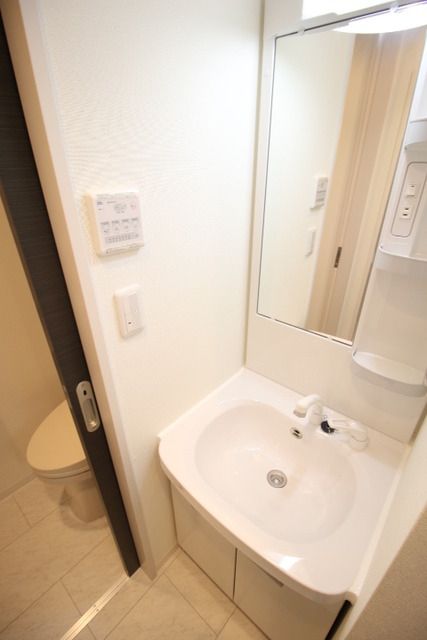 洗面設備　朝も便利なシャンプードレッサー