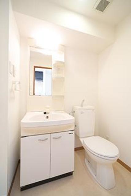 洗面設備　※写真は同タイプ住戸です。