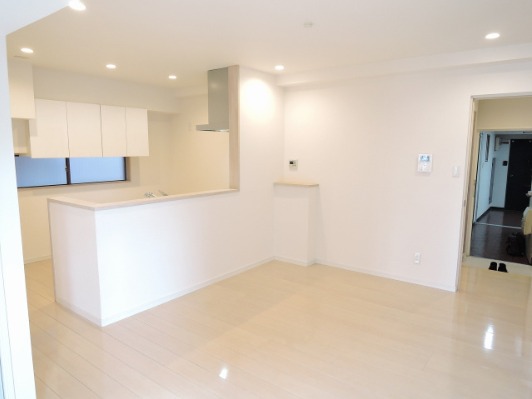 居室・リビング　明るく広々としたリビングです