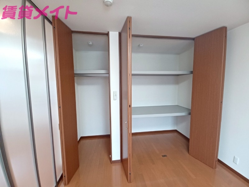 収納　同型反転参考写真