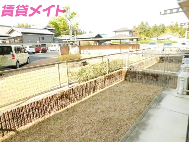 庭　同型参考写真