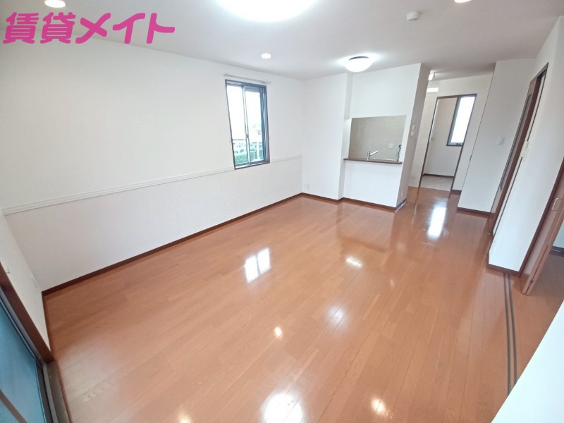 居室・リビング　同型反転参考写真