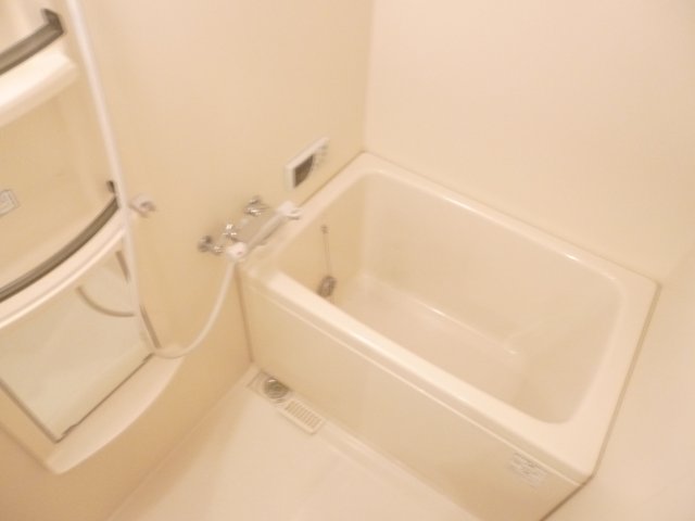 バス・シャワールーム　2015年撮影※現況を優先いたします。