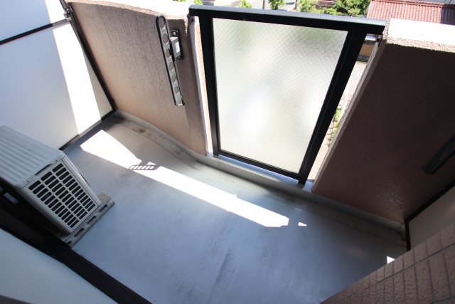 バルコニー　※別部屋の参考写真のため、現状優先です。